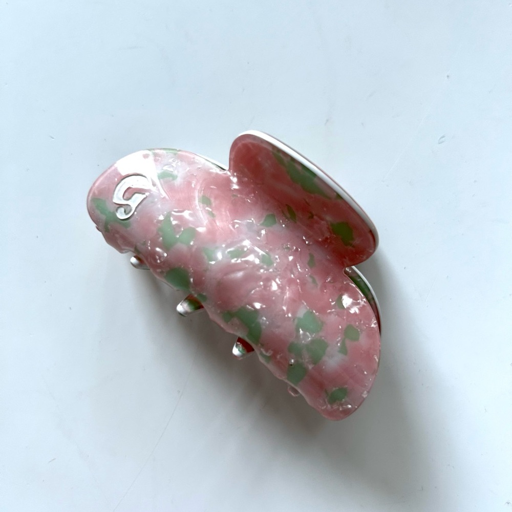 Limited Edition Glossier Claw Clip